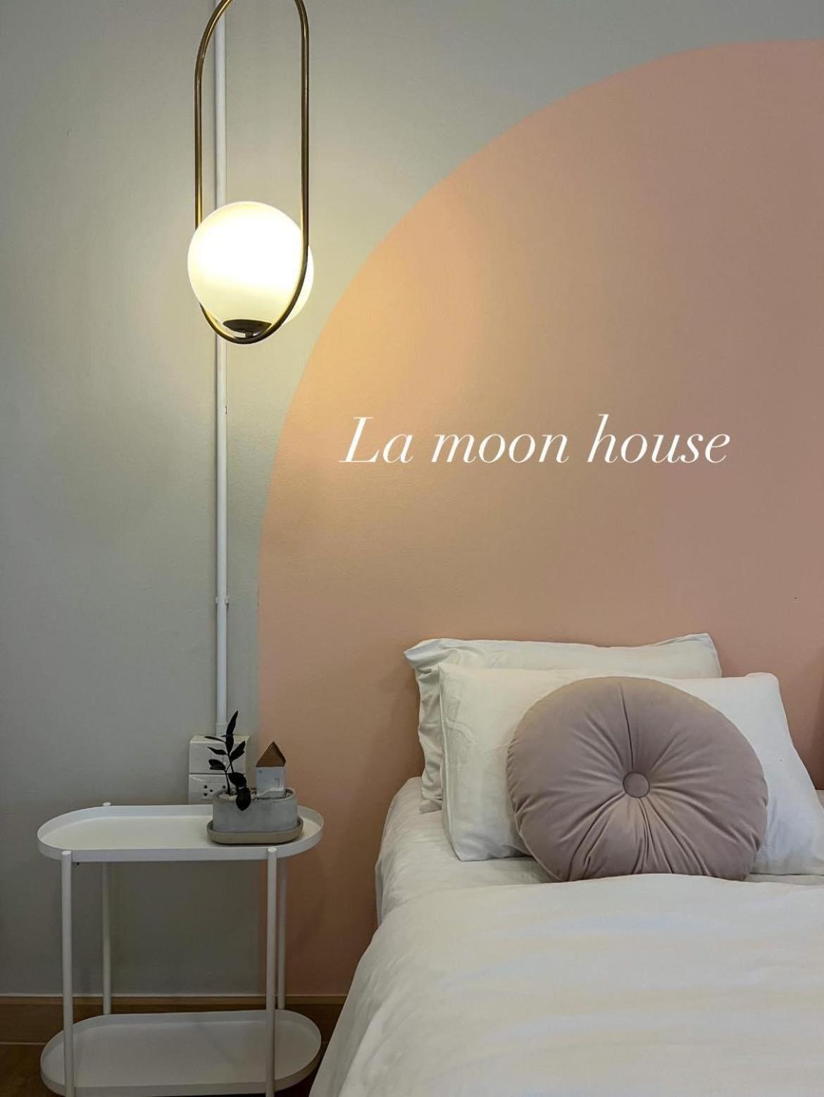La Moon House Salaya Exterior foto